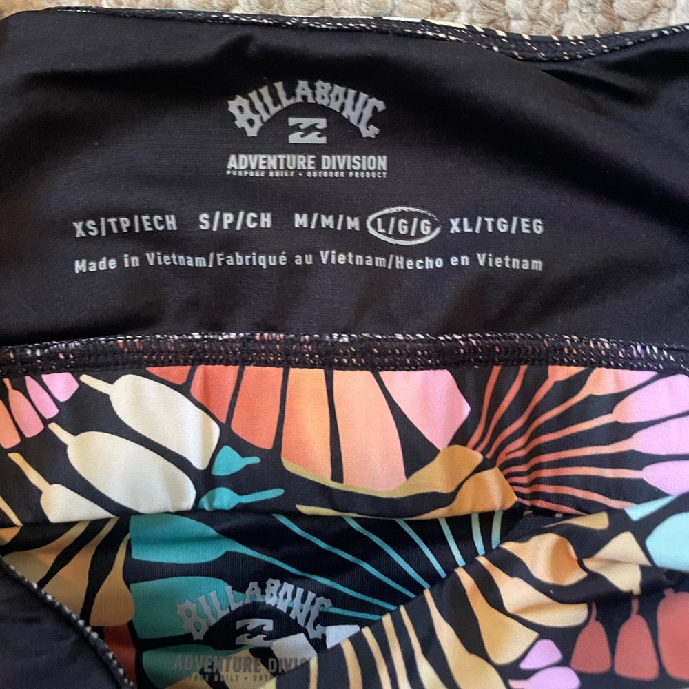 Colorful Patterned Two-Piece Workout Set From Bil… - image 5